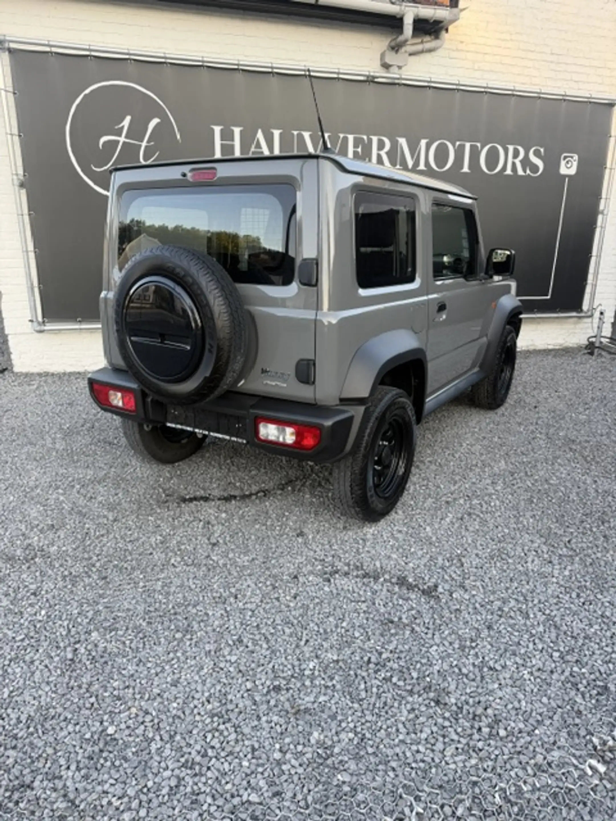 Suzuki Jimny Jimny 1.5i 4x4 GLX — photo 5