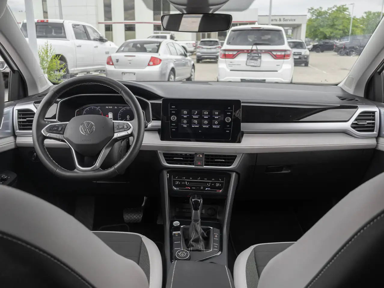 Volkswagen Taos снимка Volkswagen Taos