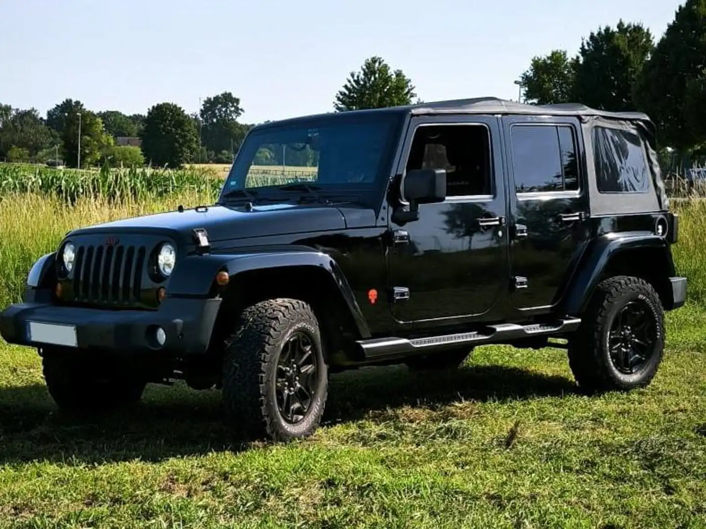 Jeep Wrangler Wrangler Unlimited 2.8 CRD DPF Automatik Sahara Schwarz - 2