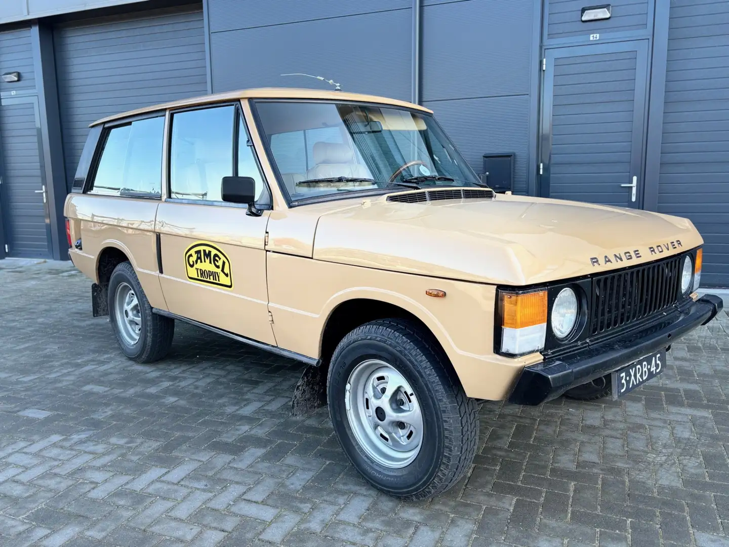 Land Rover Range Rover Classic Suffix F LHD / 5 Speed / AIRCO ! Beige - 1