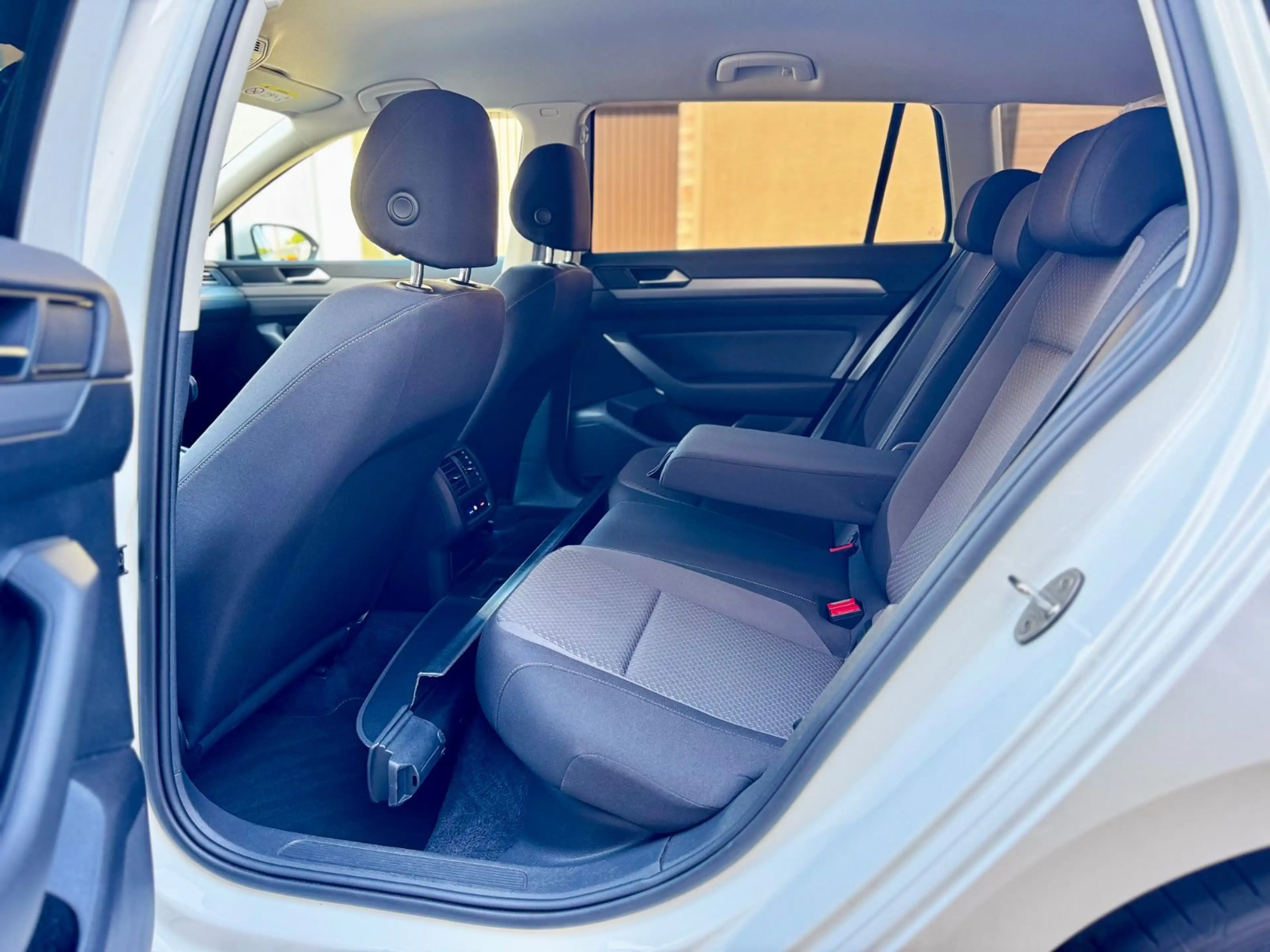 Volkswagen Passat Variant 1.5 TSI DSG Comfortline/LED/Navi/ — photo 11