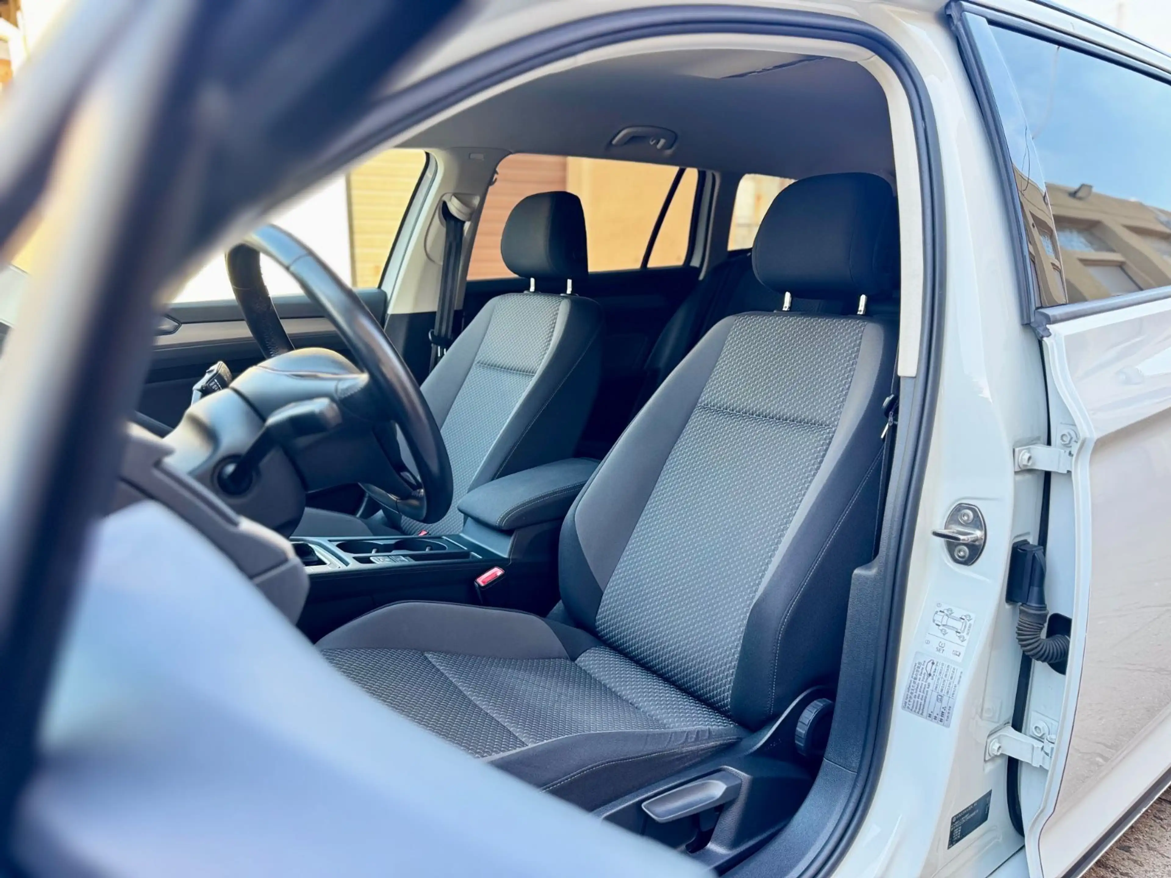 Volkswagen Passat Variant 1.5 TSI DSG Comfortline/LED/Navi/ — photo 9