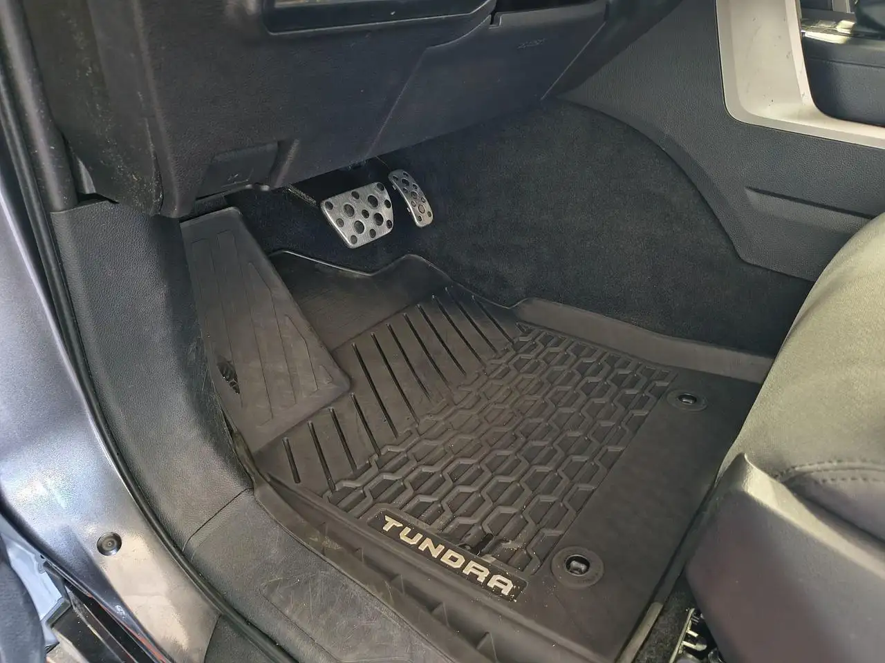 Toyota Tundra photo Toyota Tundra