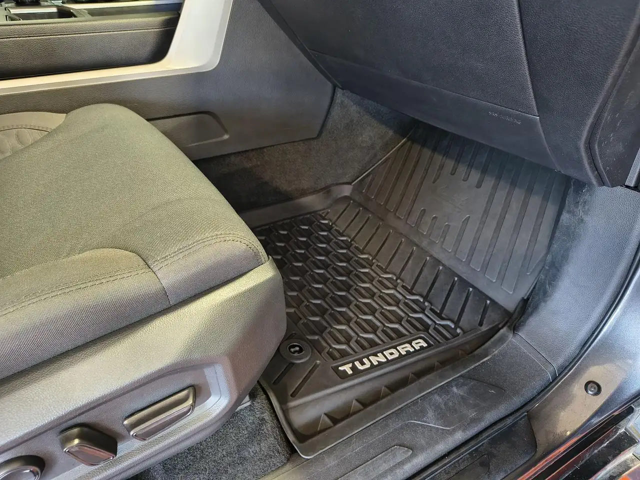 Toyota Tundra photo Toyota Tundra