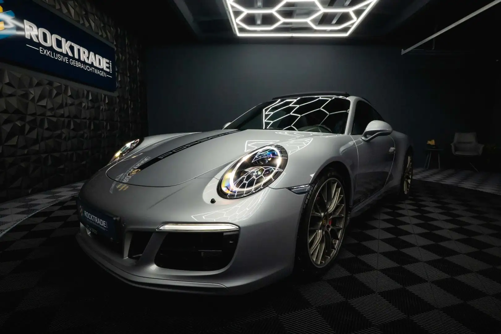 Porsche 991 .2 911 Carrera S GTS Design Sport Chrono Pano Argent - 1