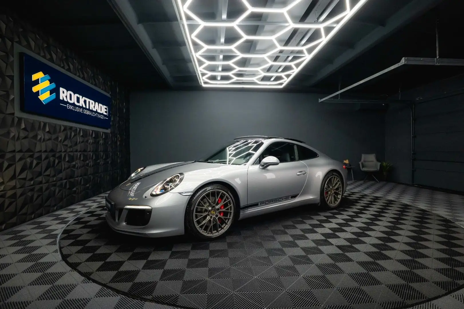 Porsche 991 .2 911 Carrera S GTS Design Sport Chrono Pano Argent - 2