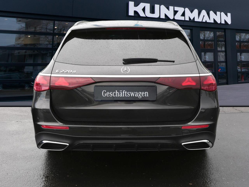 Mercedes-Benz E 220 d T-Modell AMG Night Panorama AHK 360° — photo 4