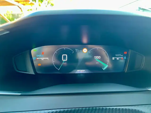 Peugeot 2008 view 12