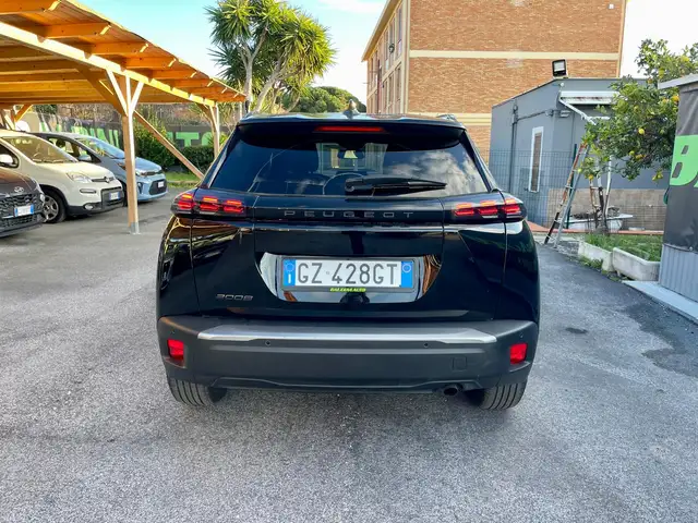 Peugeot 2008 view 5
