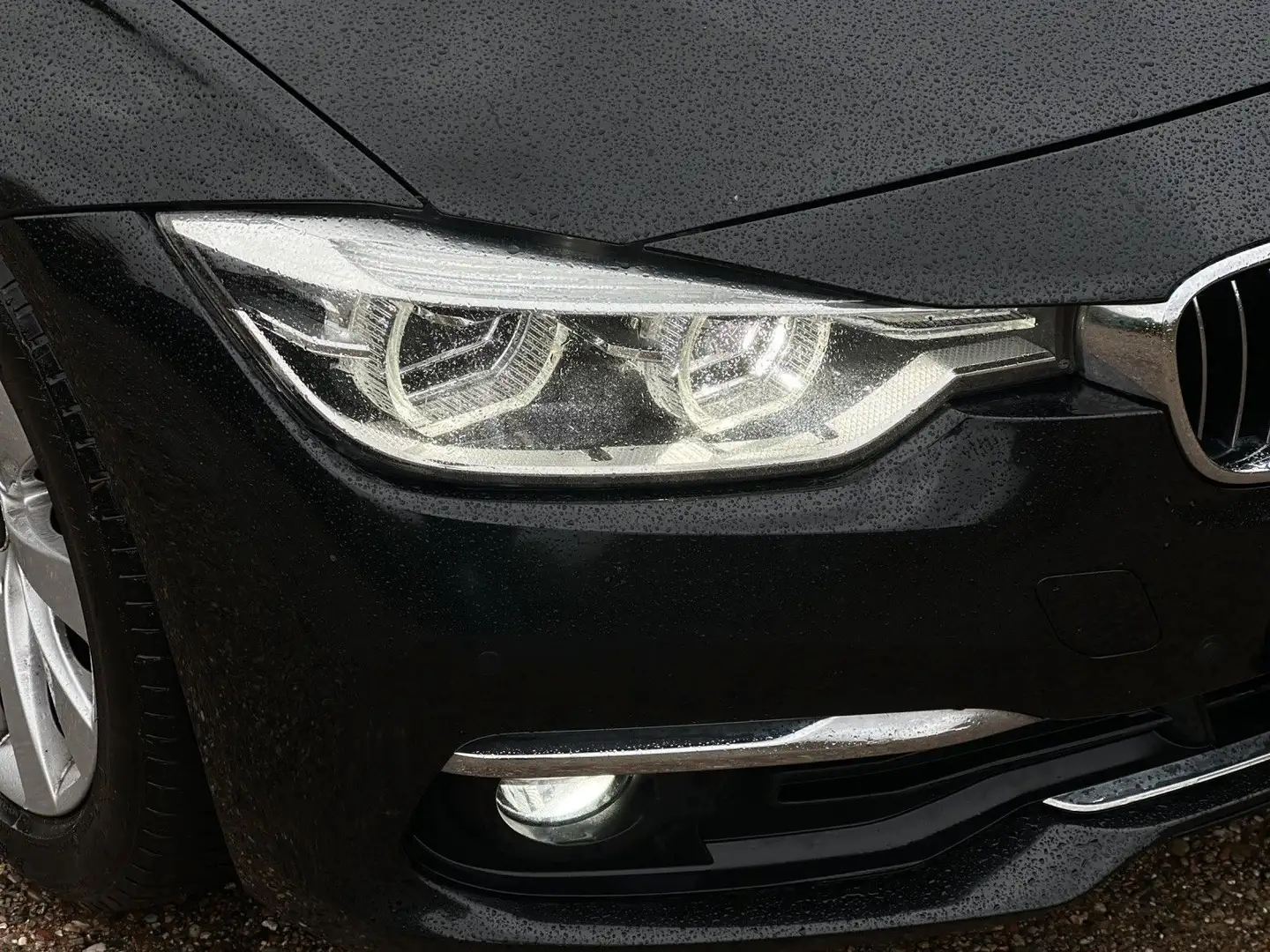 BMW 320 d Luxury Line INDIVIDUAL (LED-NAVI-BT-TEMPO) Schwarz - 2