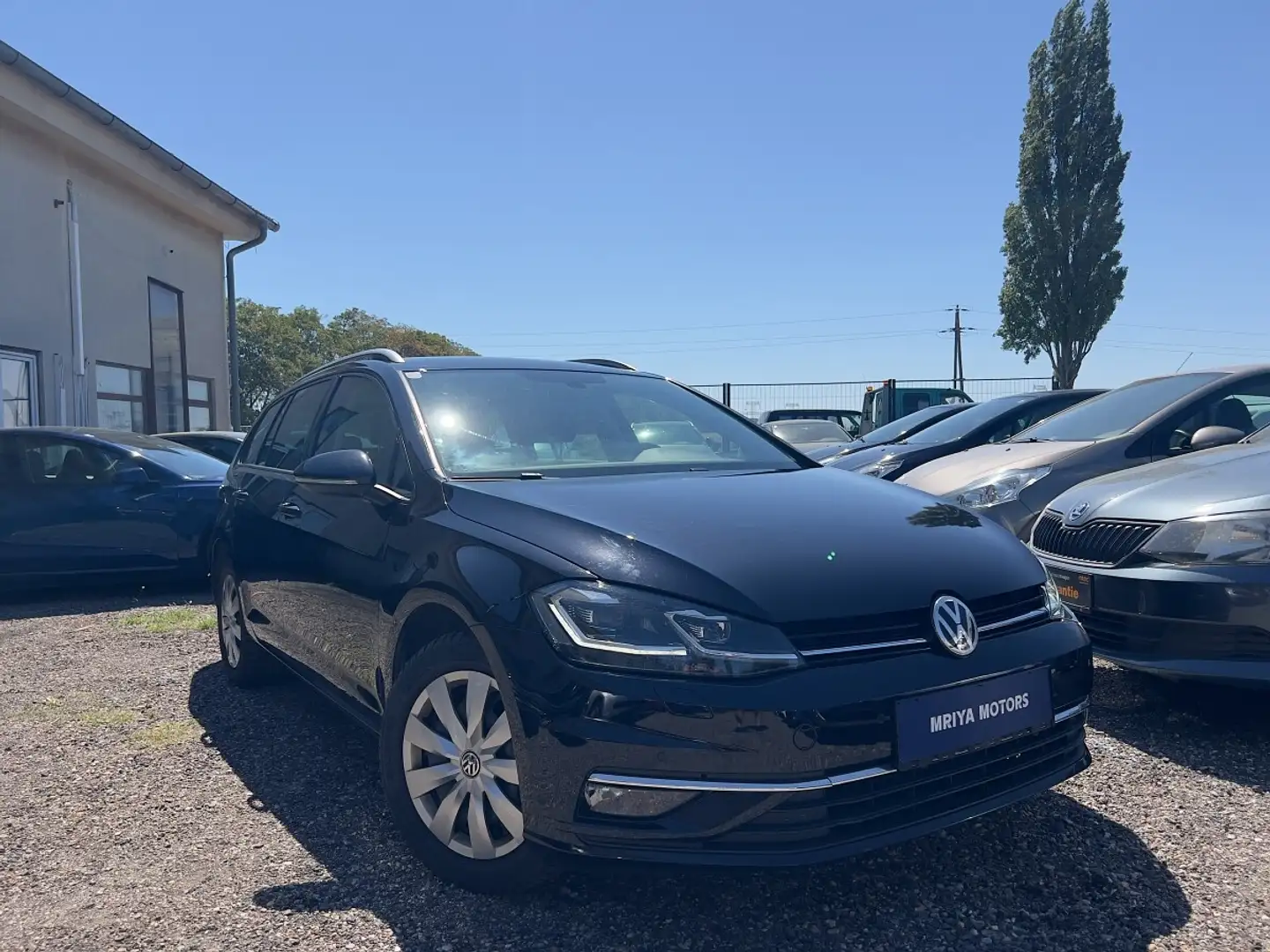 Volkswagen Golf VII 1,6 TDI Comfortline DSG | LED | ACC | Massa... Schwarz - 1