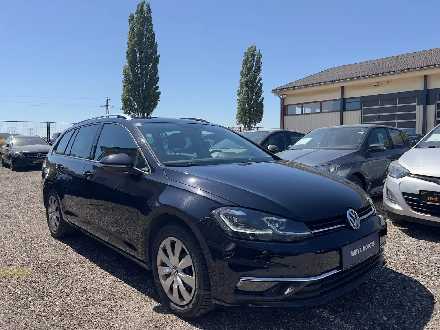Volkswagen Golf VII 1,6 TDI Comfortline DSG | LED | ACC | Massa... Schwarz - 2
