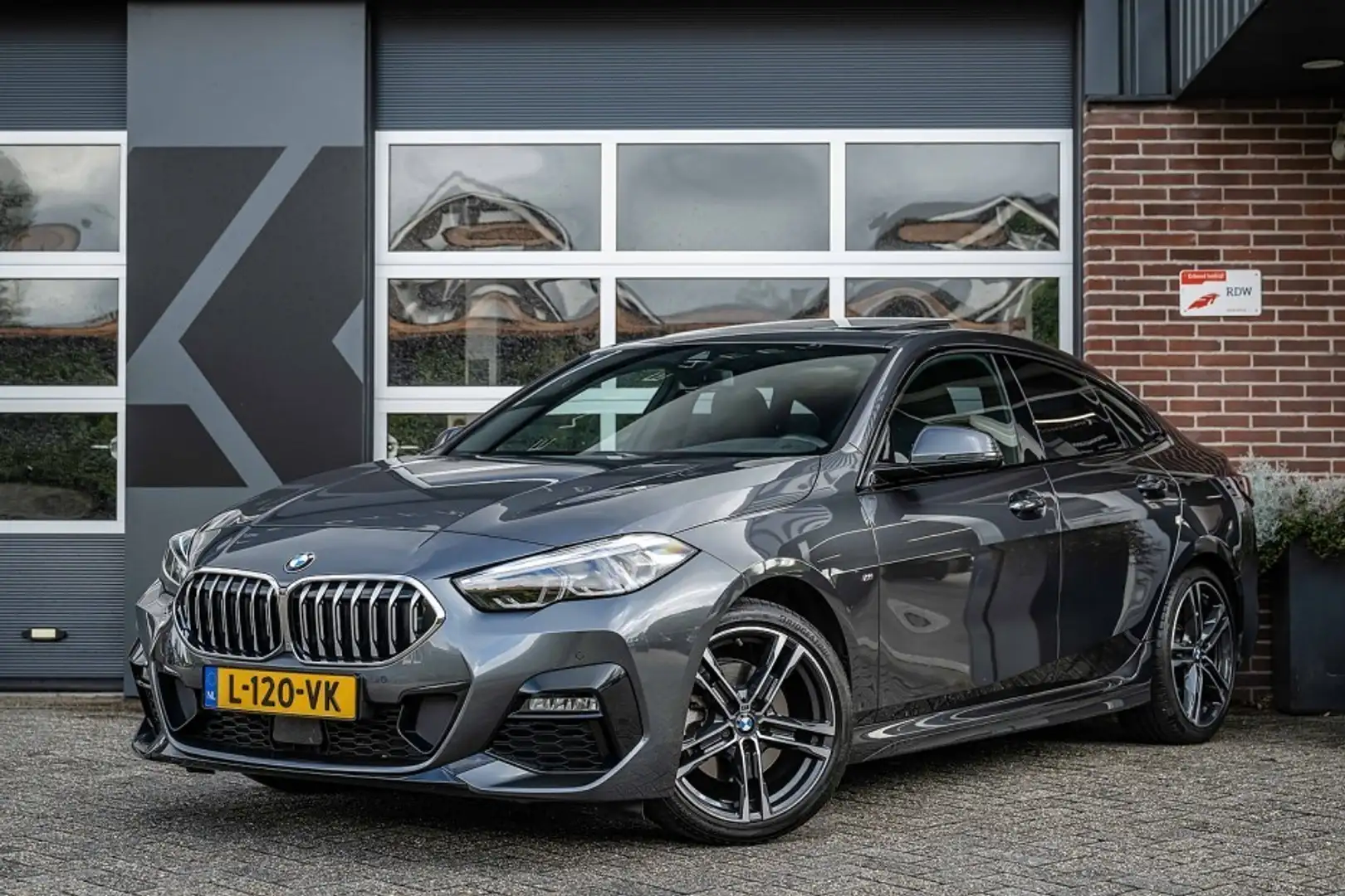 BMW 218 218i High Executive | M-Sport | Panorama | Memory Gris - 1