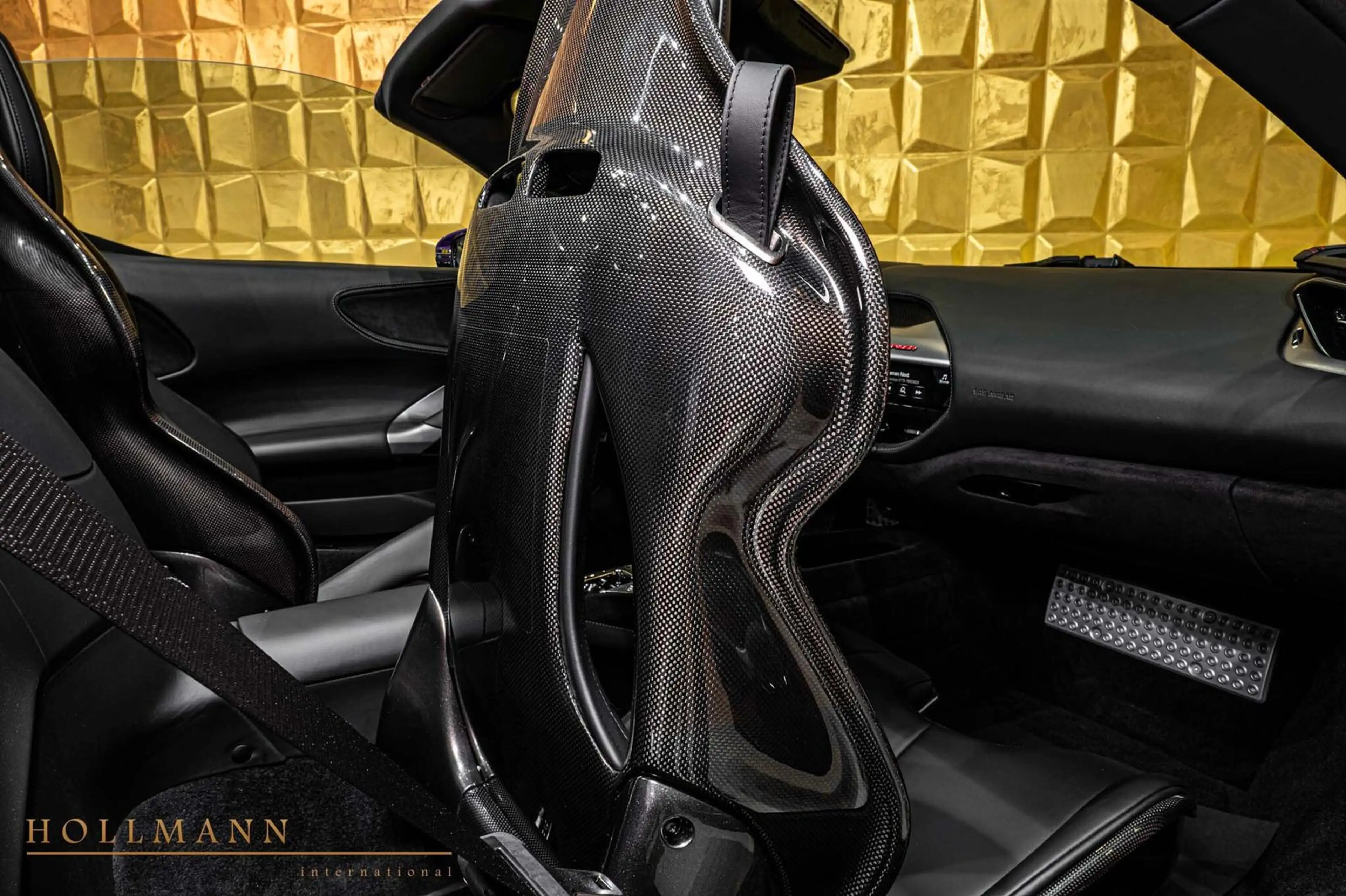 Ferrari SF90 Spider VIOLA HONGKONG + SURROUND VIEW — photo 13