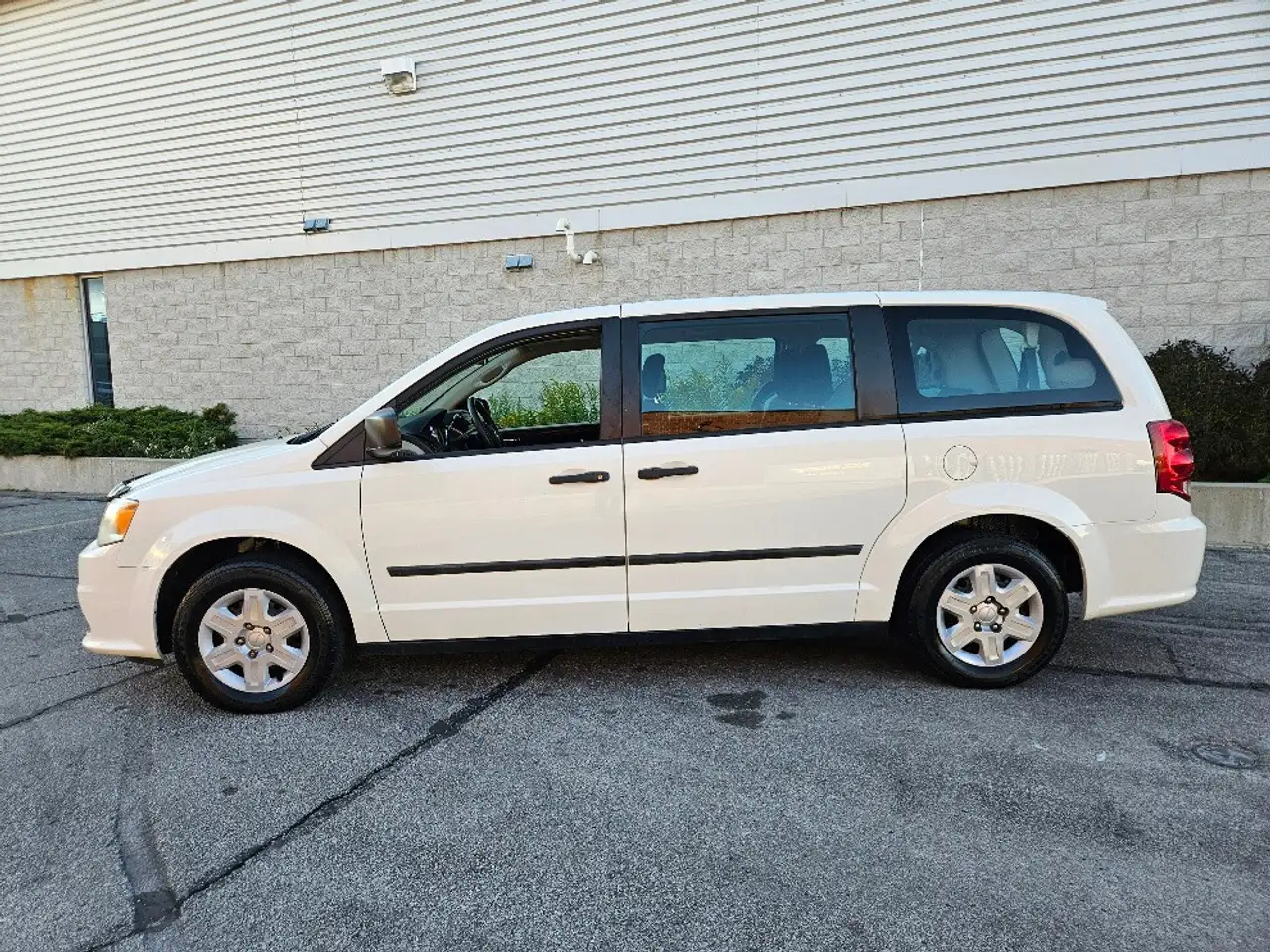 Dodge Grand Caravan снимка Dodge Grand Caravan