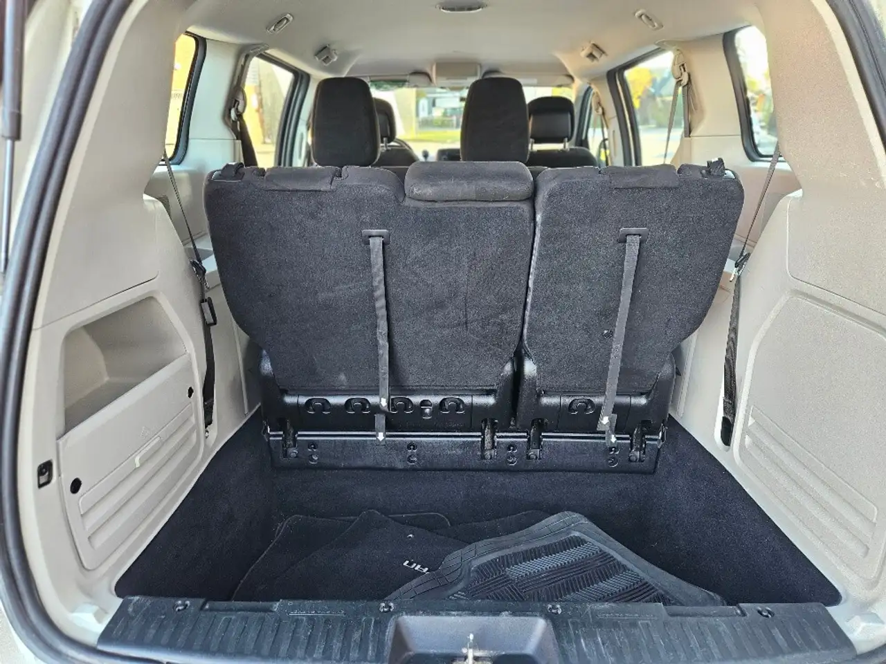 Dodge Grand Caravan снимка Dodge Grand Caravan