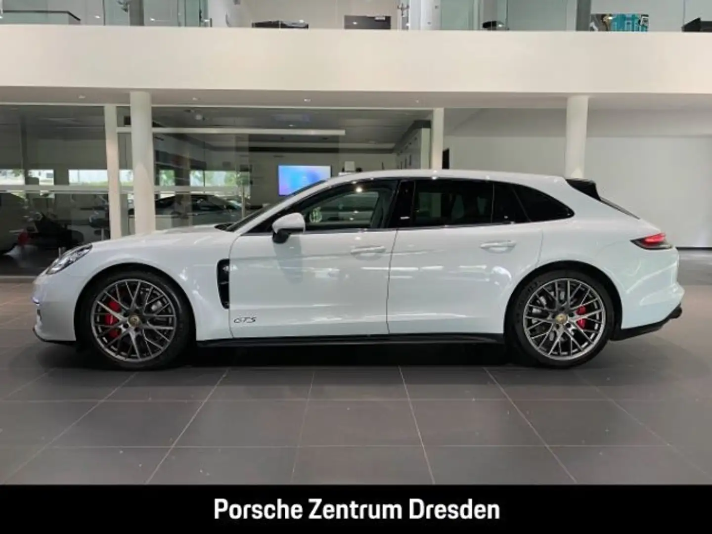 Porsche Panamera GTS Sport Turismo Blanc - 2