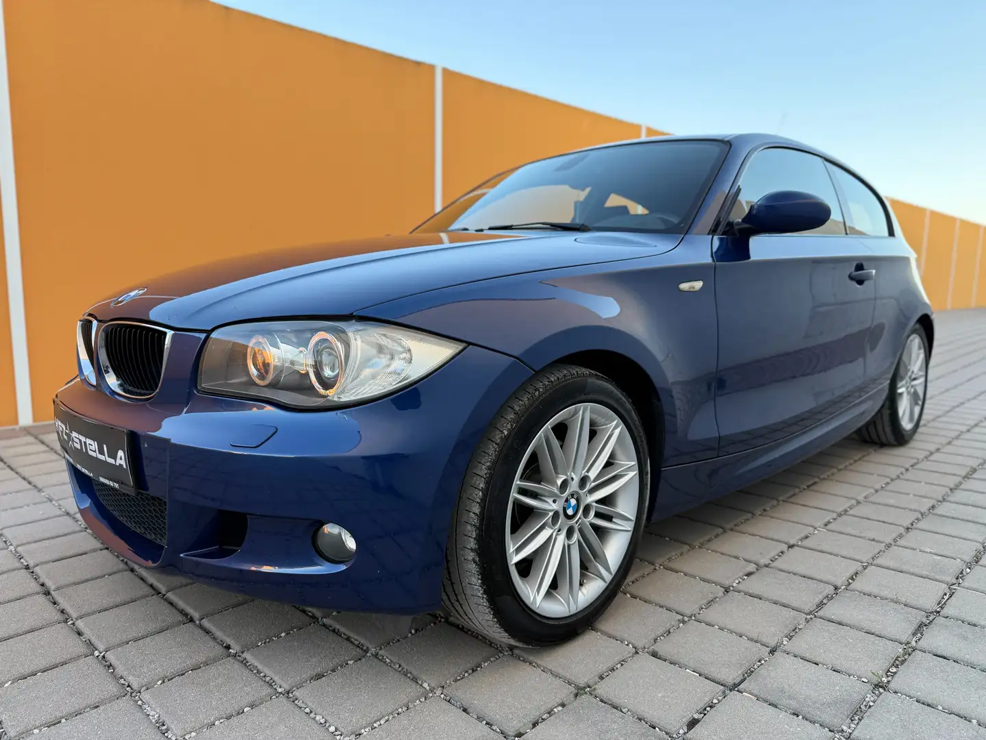 BMW 118 118d E81 M-Paket ab Werk Le-Mans-Blau Blau - 1