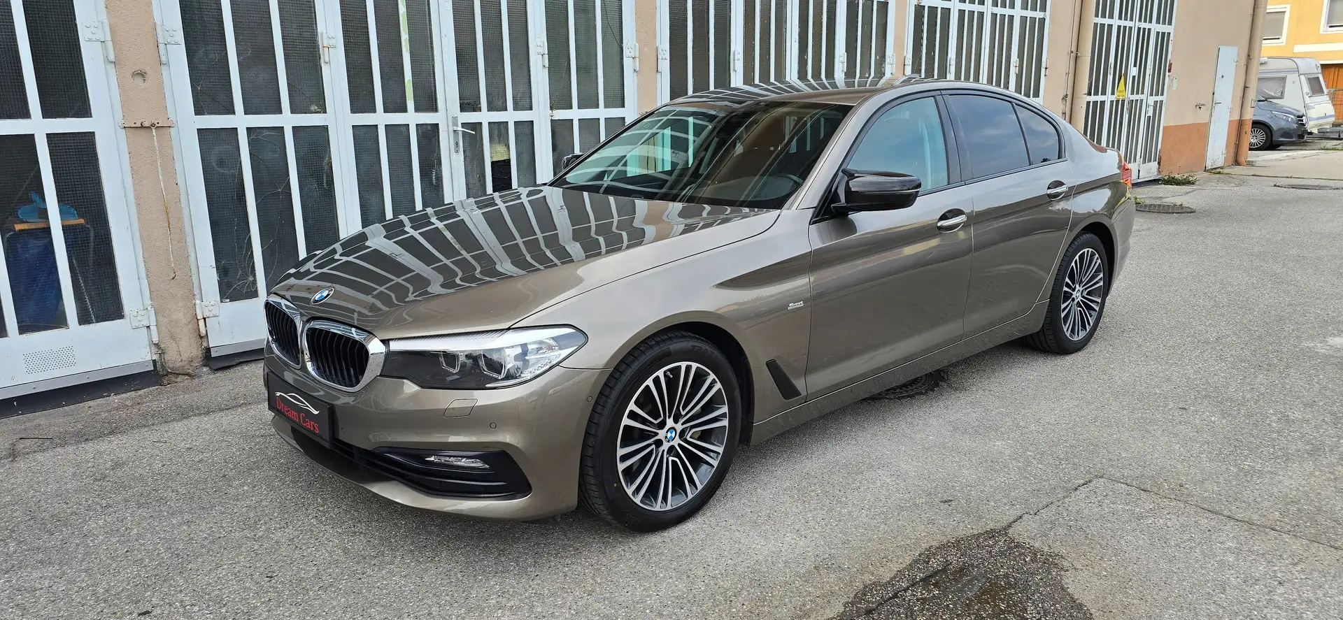 BMW 530 d Aut. Sport Line *LED*ACC*Navi*Lenkradheizung* Grau - 1