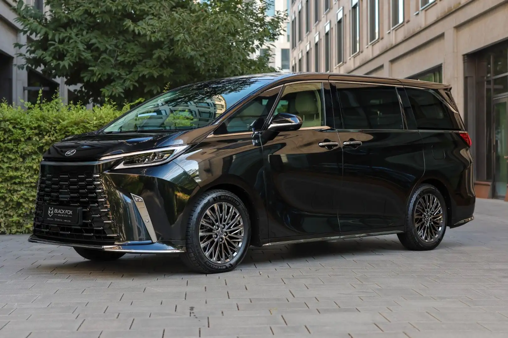 Lexus LM 350h Luxury AWD | 4-Sitzer Negro - 1