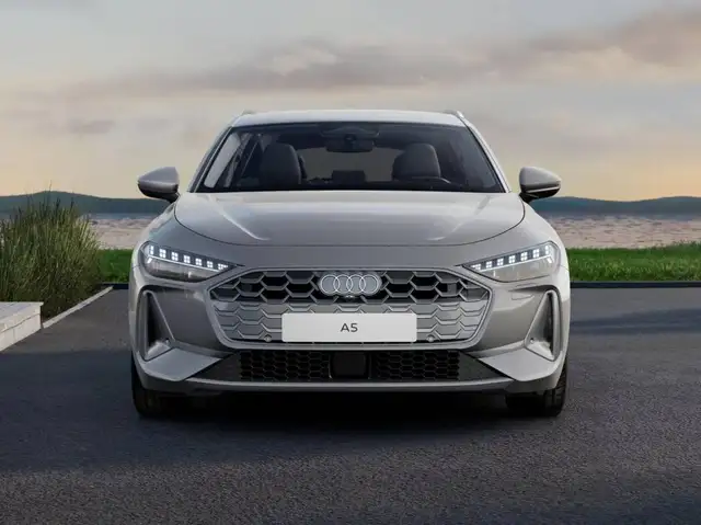 Audi A5 view 4