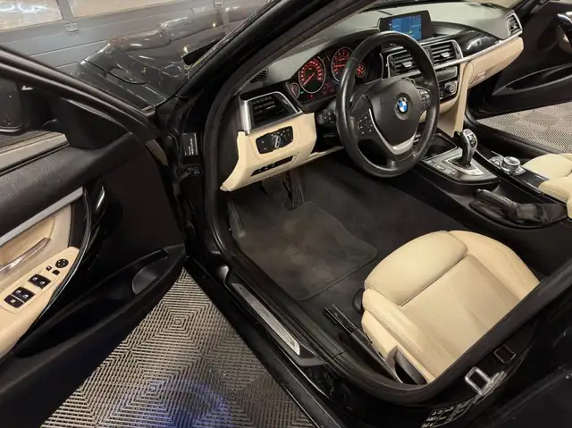 BMW 3 Series view 9