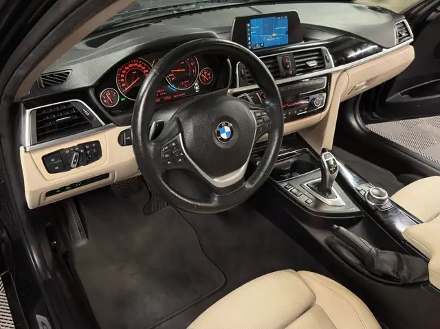 BMW 3 Series view 11