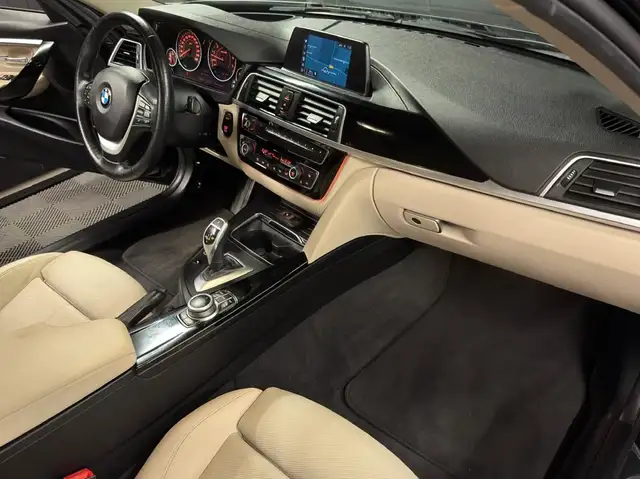 BMW 3 Series view 15