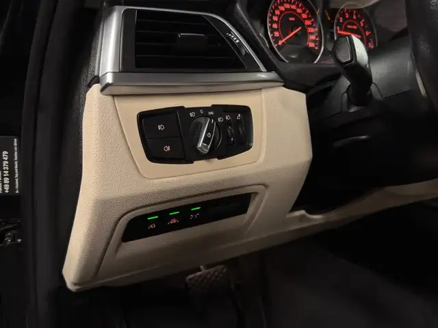 BMW 3 Series view 12