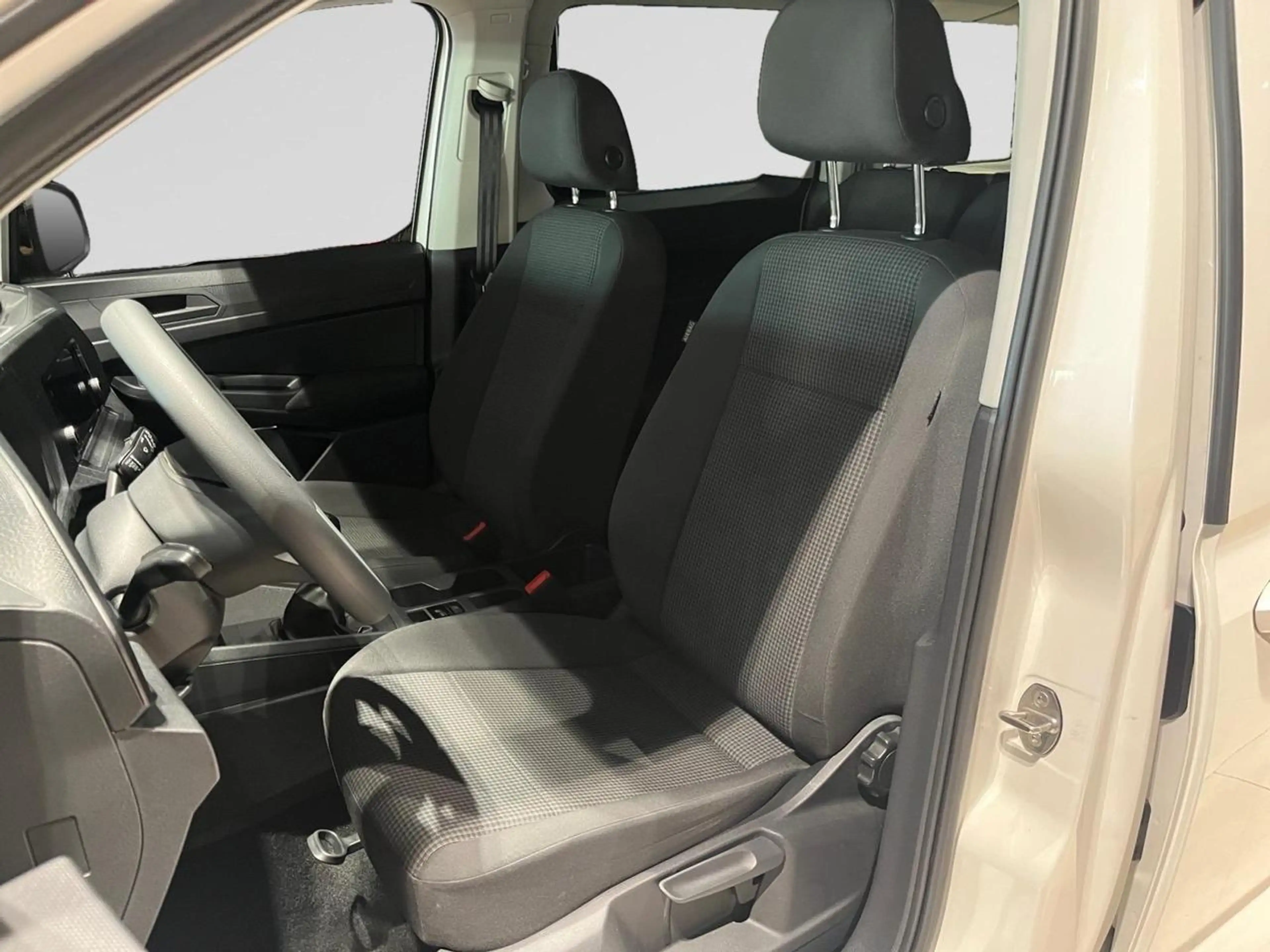 Volkswagen Caddy 1.5 TSI — photo 5
