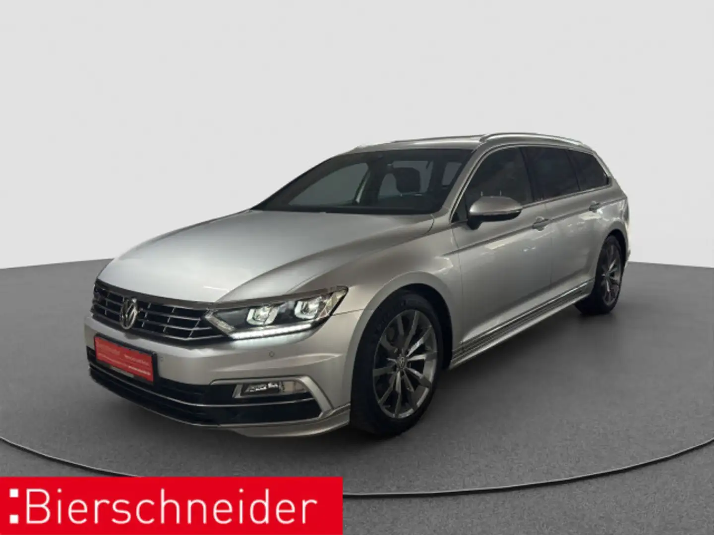 Volkswagen Passat Variant 2.0TSI DSG R-Line AHK PANO LED CA Plateado - 1