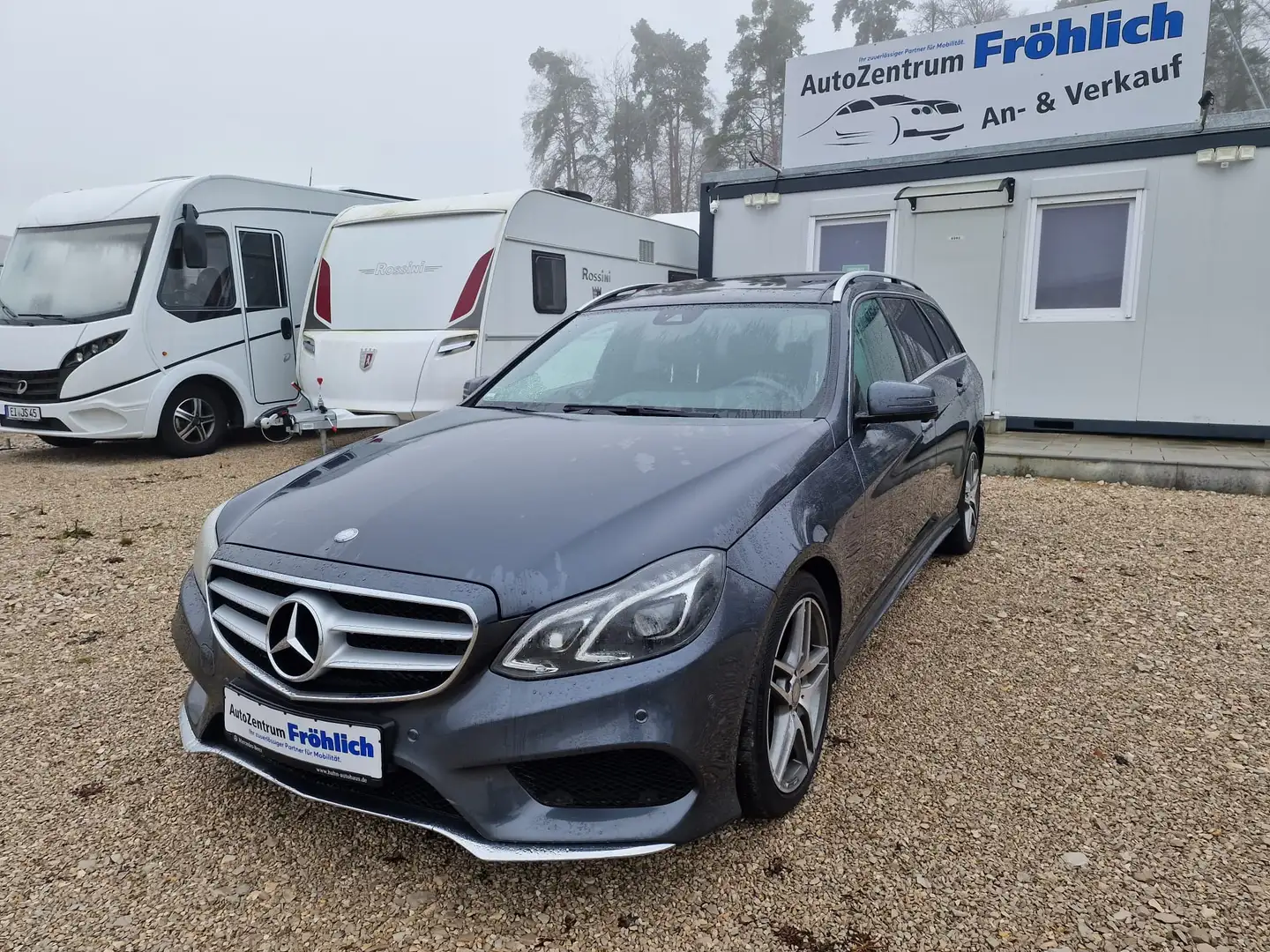 Mercedes-Benz E 250 E 250 CDI 4Matic AMG/AHK/PANO/ Grau - 1