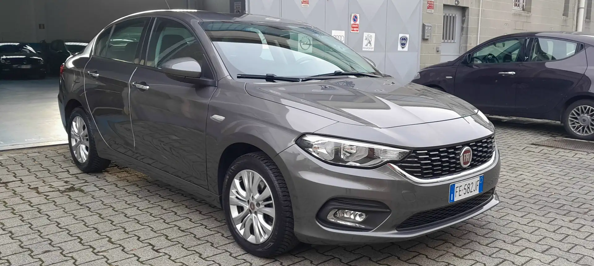 Fiat Tipo 1.4 Opening Edition Euro6B Gris - 1