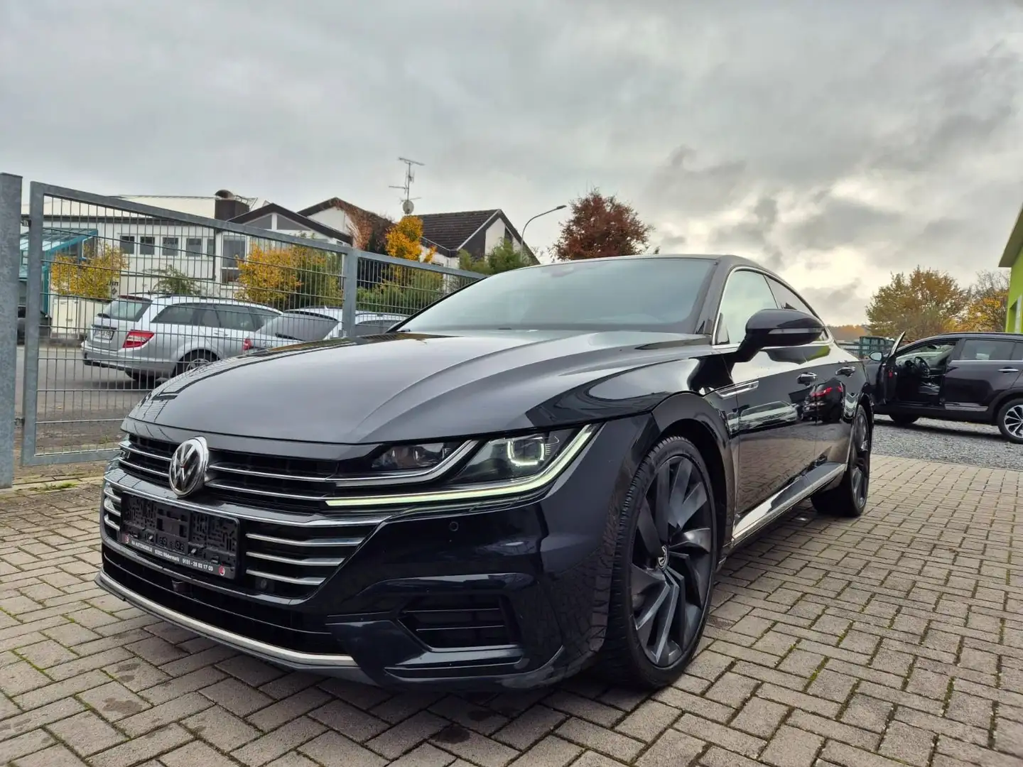 Volkswagen Arteon R-Line Pano Navi LED Schwarz - 1
