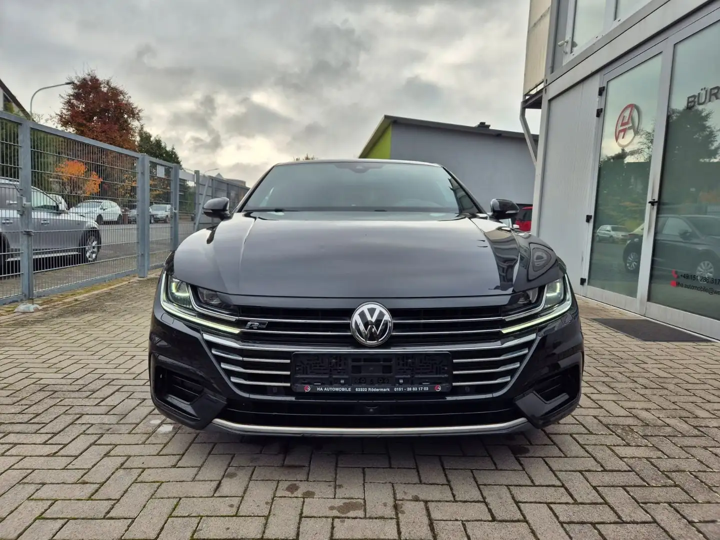 Volkswagen Arteon R-Line Pano Navi LED Schwarz - 2