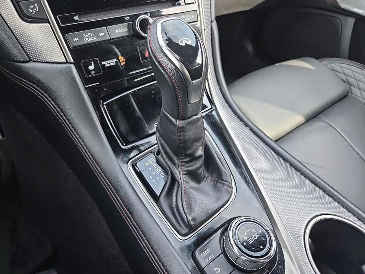 Infiniti Q50 снимка Infiniti Q50