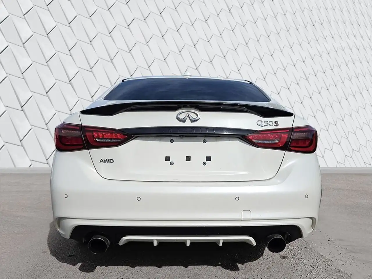 Infiniti Q50 снимка Infiniti Q50