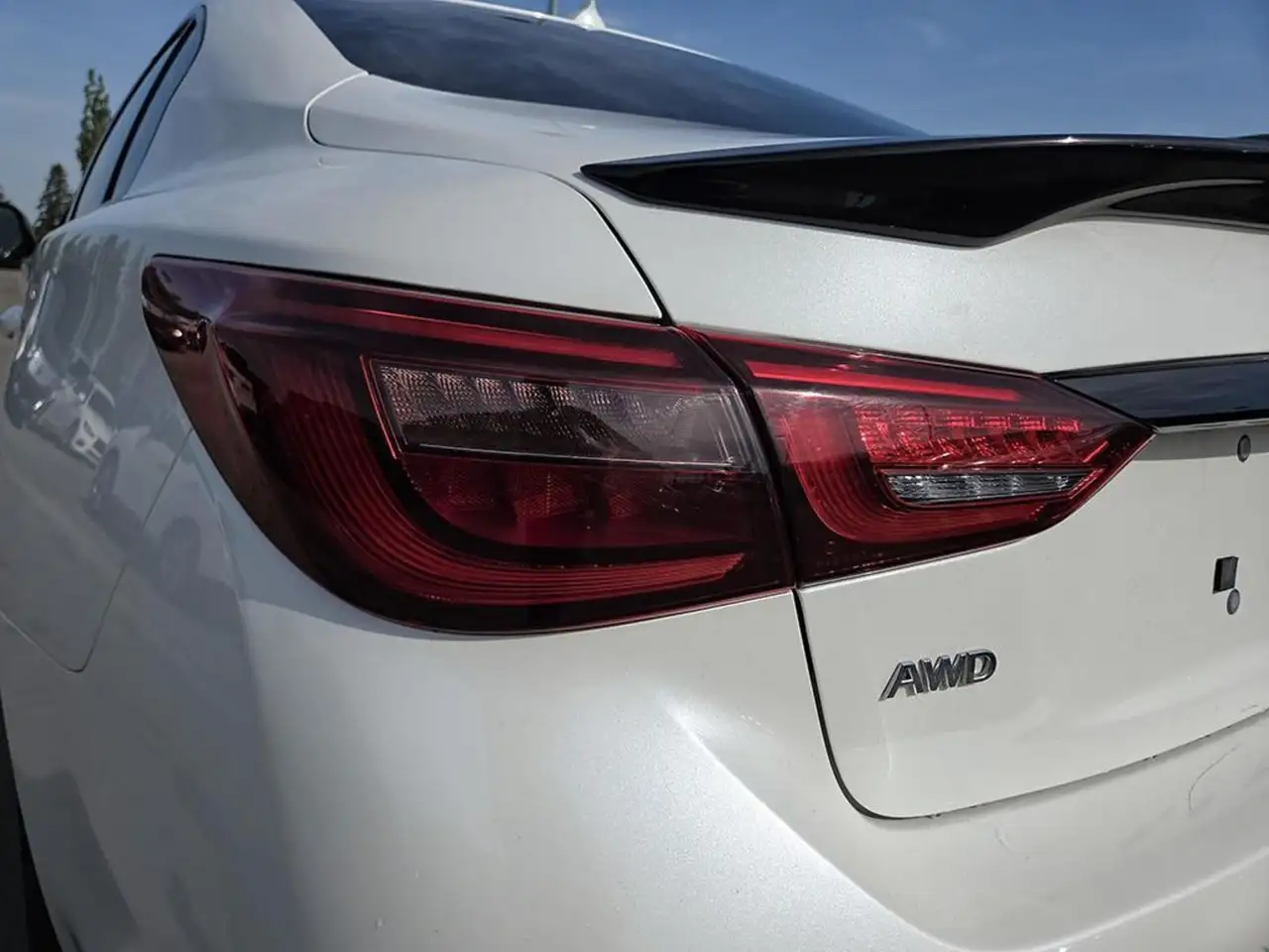 Infiniti Q50 снимка Infiniti Q50