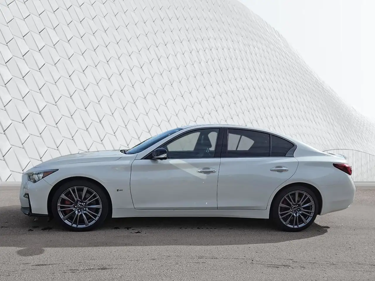 Infiniti Q50 снимка Infiniti Q50