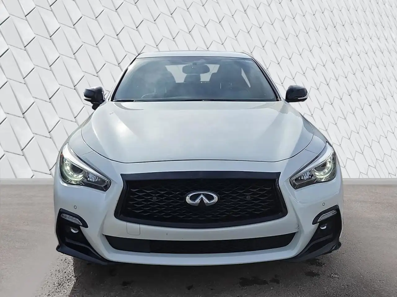Infiniti Q50 снимка Infiniti Q50