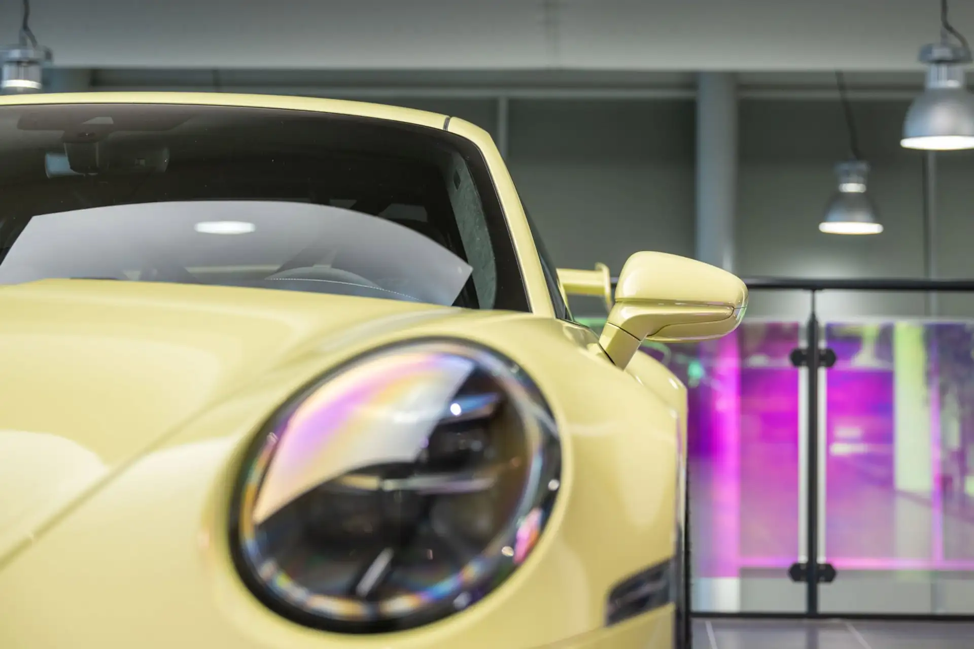 포르쉐 911 GT3 2025 노랑 사진 8