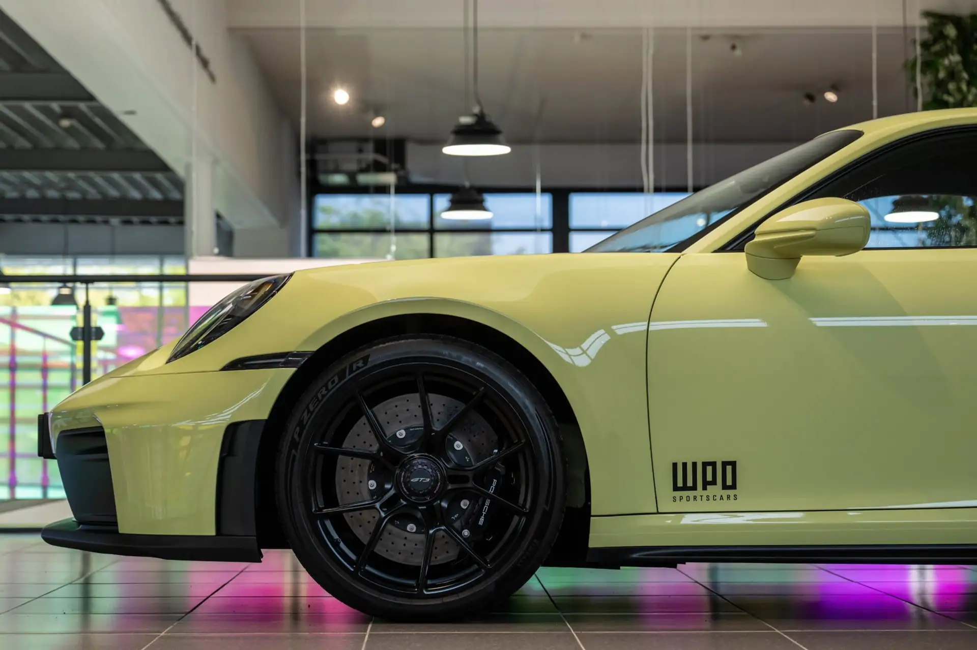 포르쉐 911 GT3 2025 노랑 사진 6