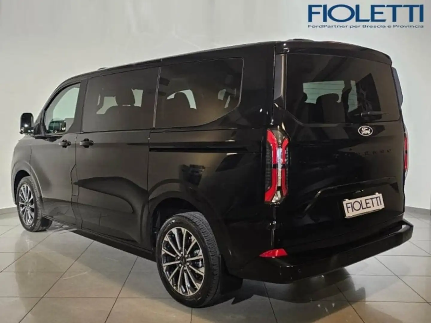 Ford Tourneo Custom Nuovo Custom Tourneo Titanium X 2.0 Ecoblue 170cv Nero - 2