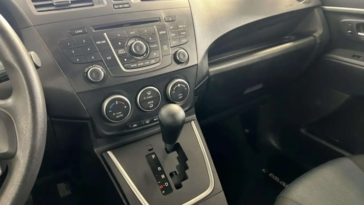 Mazda 5 снимка Mazda 5