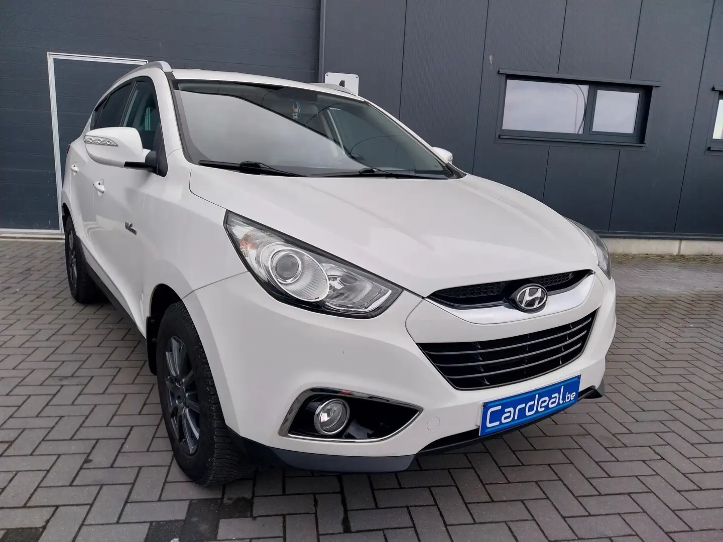 Hyundai iX35 1.6i 2WD Lounge/CLIM/GPS/BLEUTOOTH/GARANTIE.12.M/ Blanc - 1