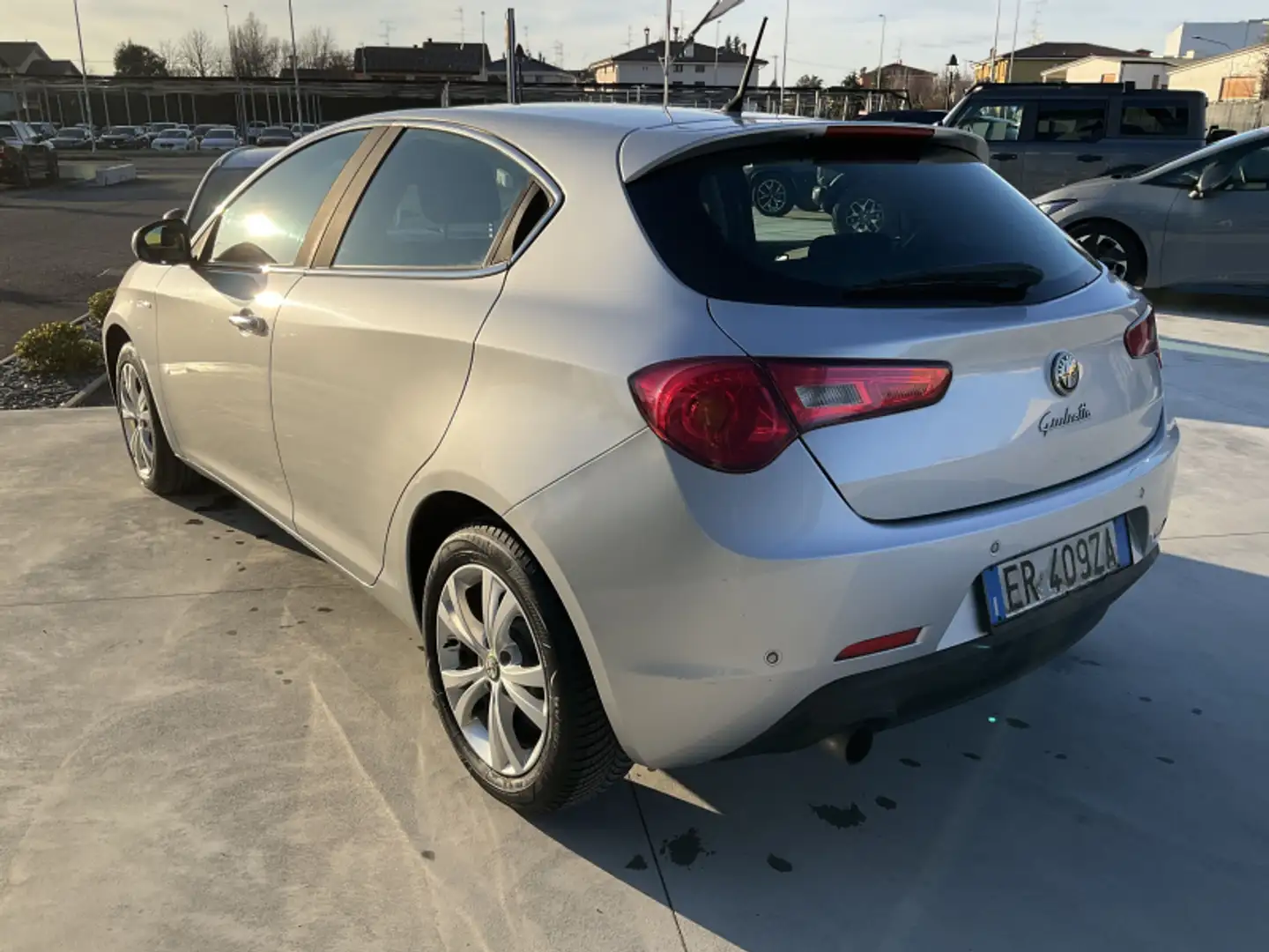 Alfa Romeo Giulietta 1.6 JTDm-2 105 CV Distinctive Grau - 2