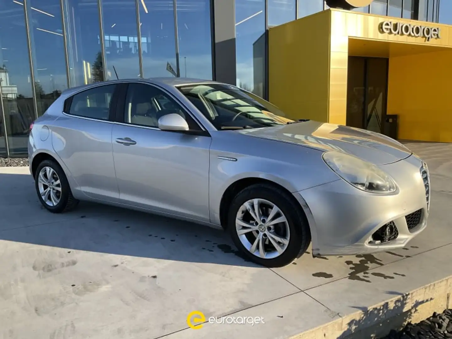Alfa Romeo Giulietta 1.6 JTDm-2 105 CV Distinctive Grau - 1