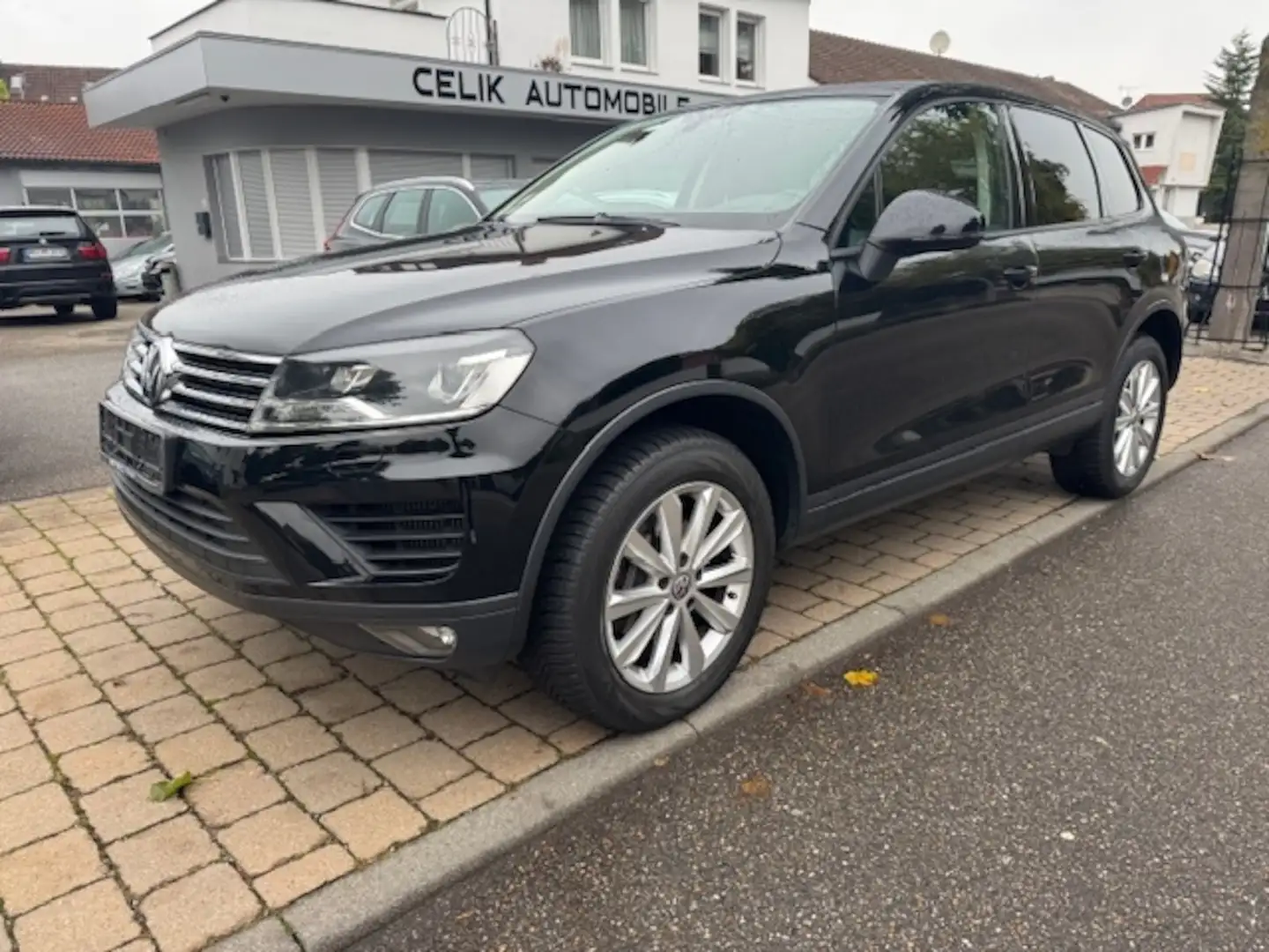 Volkswagen Touareg 3.0 V6 TDI Terrain Tech 4 Motion Schwarz - 1