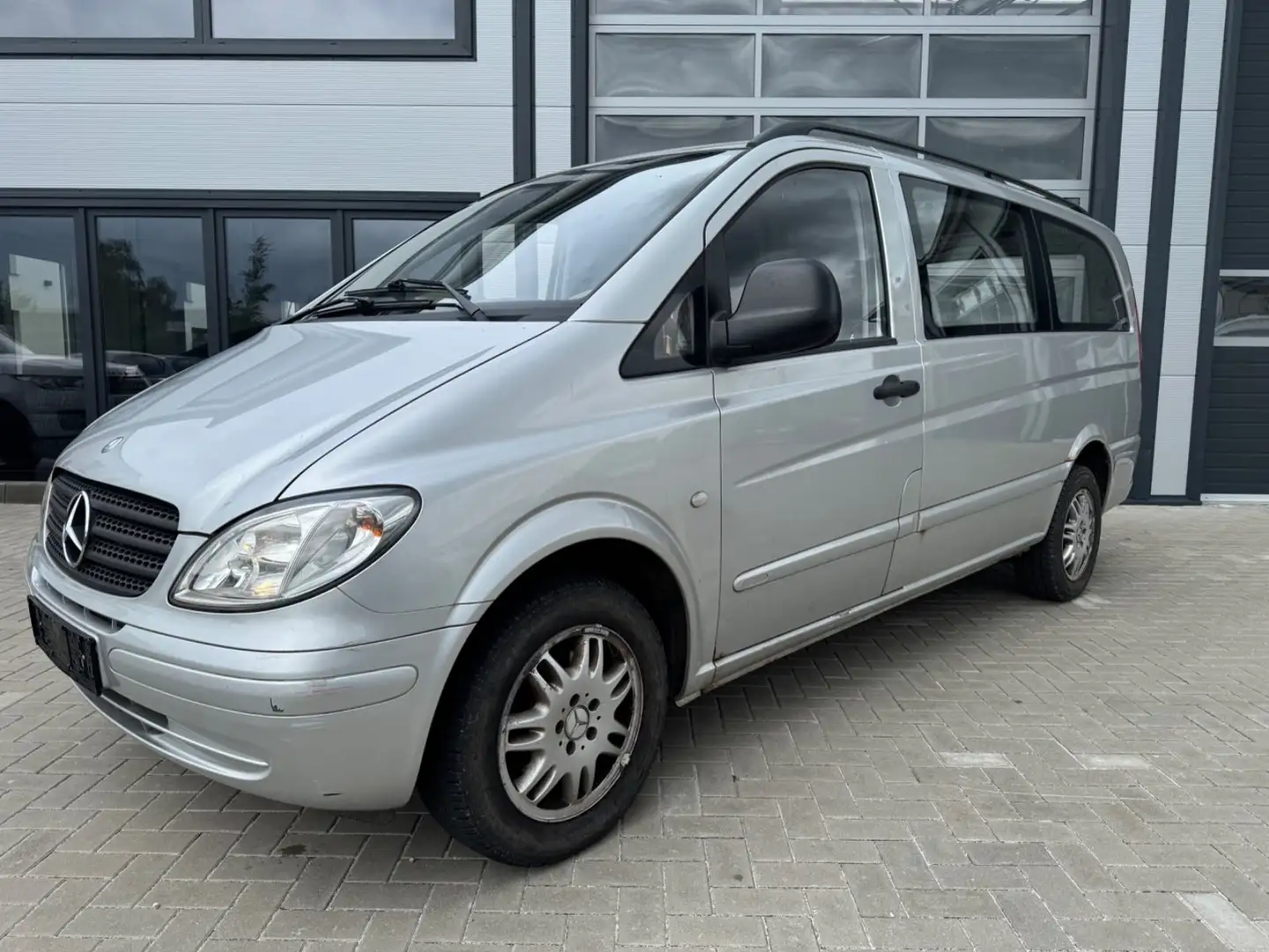 Mercedes-Benz Vito Kasten 115 CDI lang 1. HAND Silber - 2