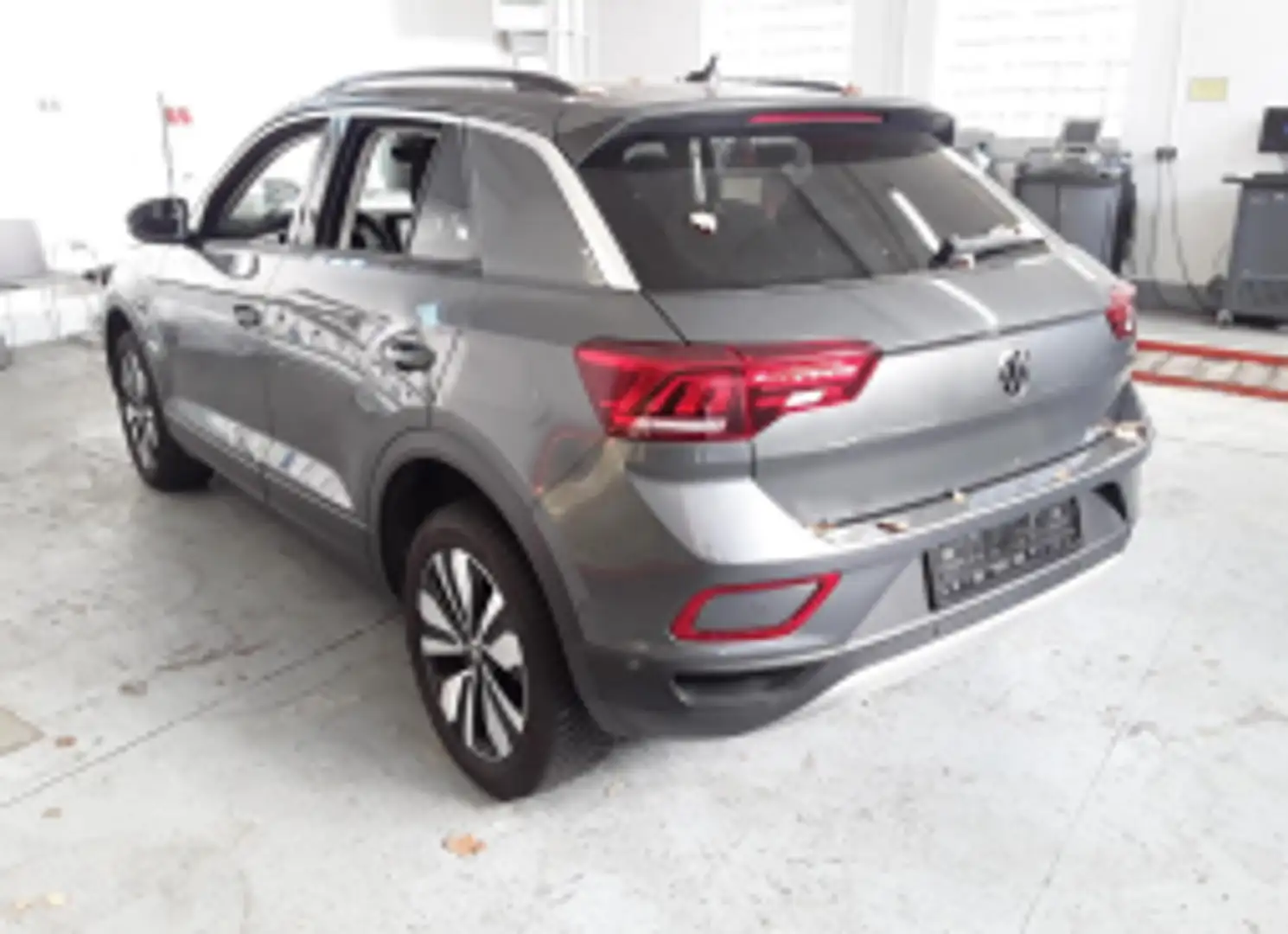 Volkswagen T-Roc Life 1.5 l TSI OPF 110 kW (150 PS) 7-Ga Grau - 2